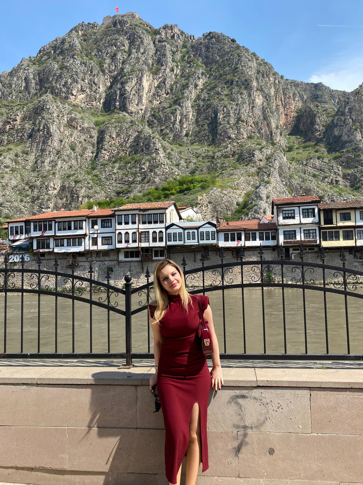 Nur Devecioğlu 